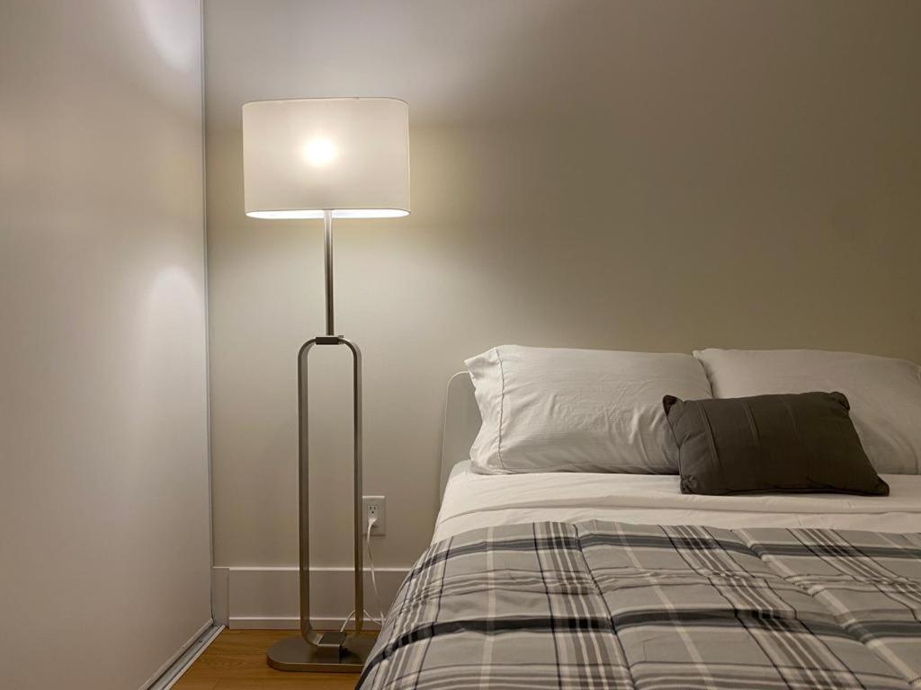 Grand View 2Br/2Ba Condos Cn Tower,Union,Tiff/Mtcc Торонто Екстер'єр фото