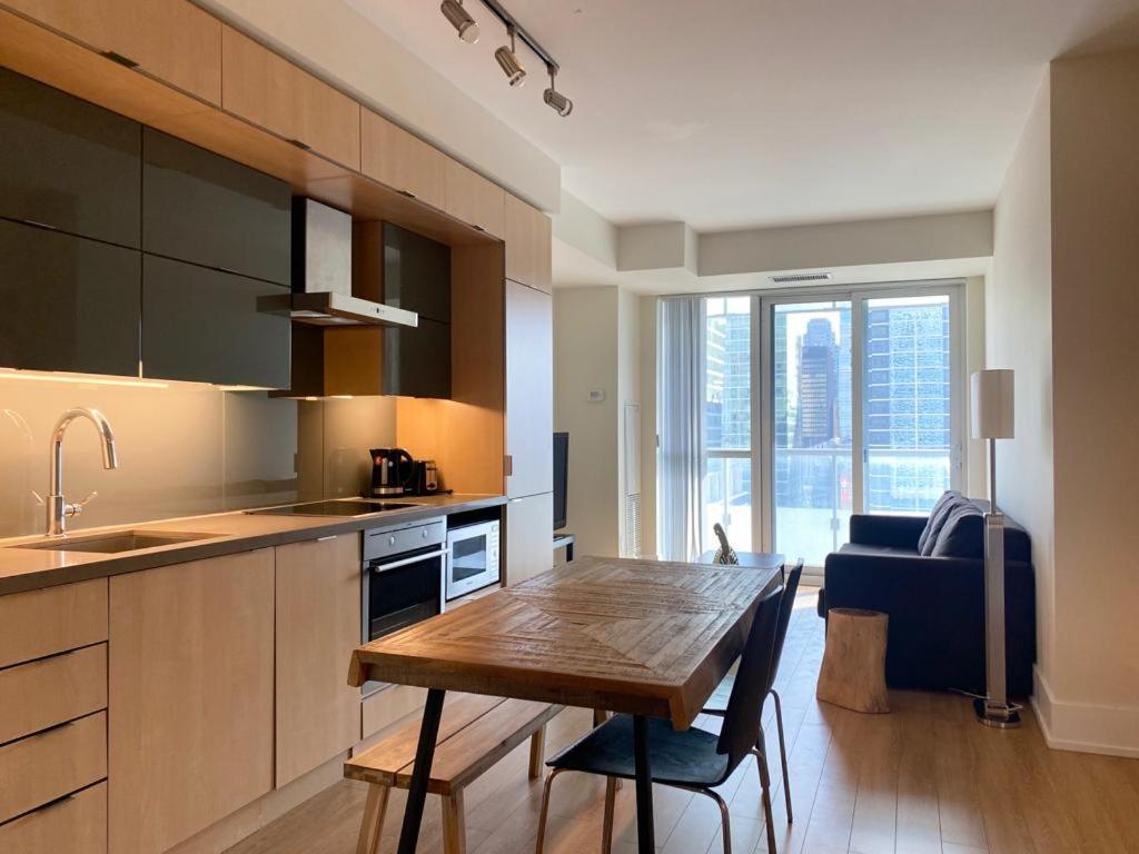Grand View 2Br/2Ba Condos Cn Tower,Union,Tiff/Mtcc Торонто Екстер'єр фото