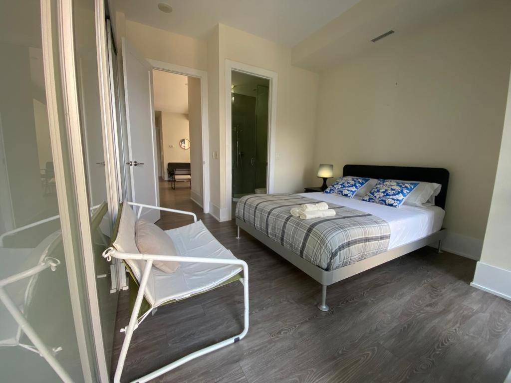 Grand View 2Br/2Ba Condos Cn Tower,Union,Tiff/Mtcc Торонто Екстер'єр фото
